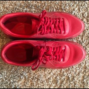 Red Nike Airmax